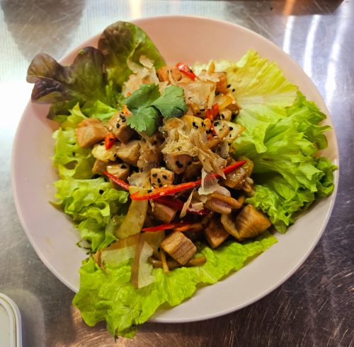 23b - "Tuna Pad Pik khing" Tonno saltato con zenzero e riso al vapore 🌶